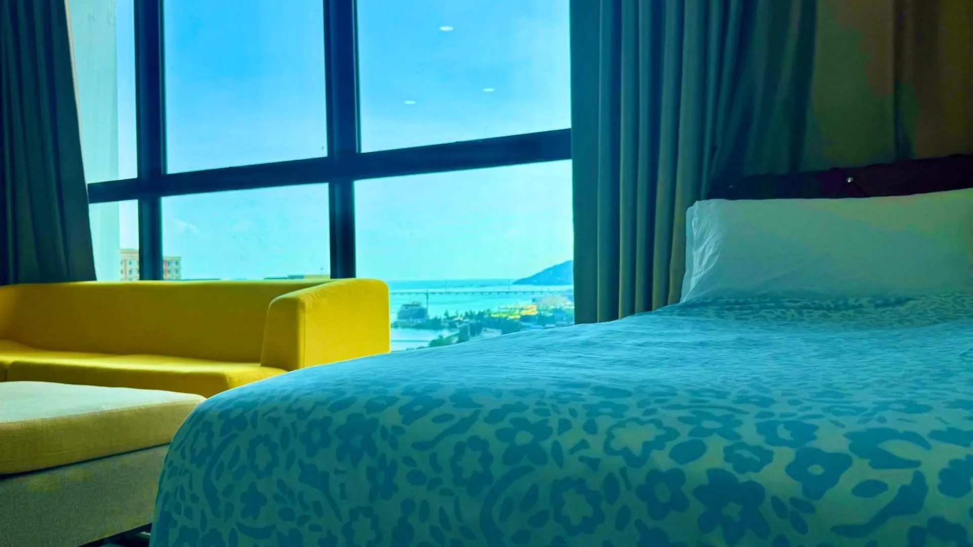 Big Screen Cinema Tv, 5 Queen Bed Luxury Apt 2Cp Jelutong Apartment