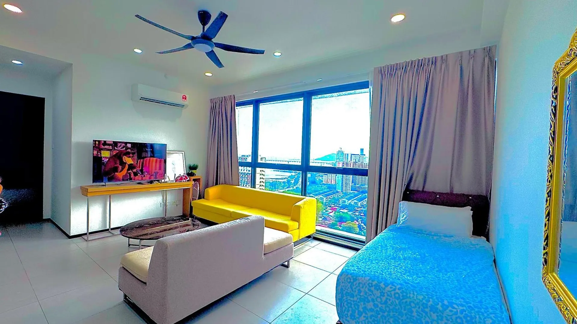 Apartment Big Screen Cinema Tv, 5 Queen Bed Luxury Apt 2Cp Jelutong