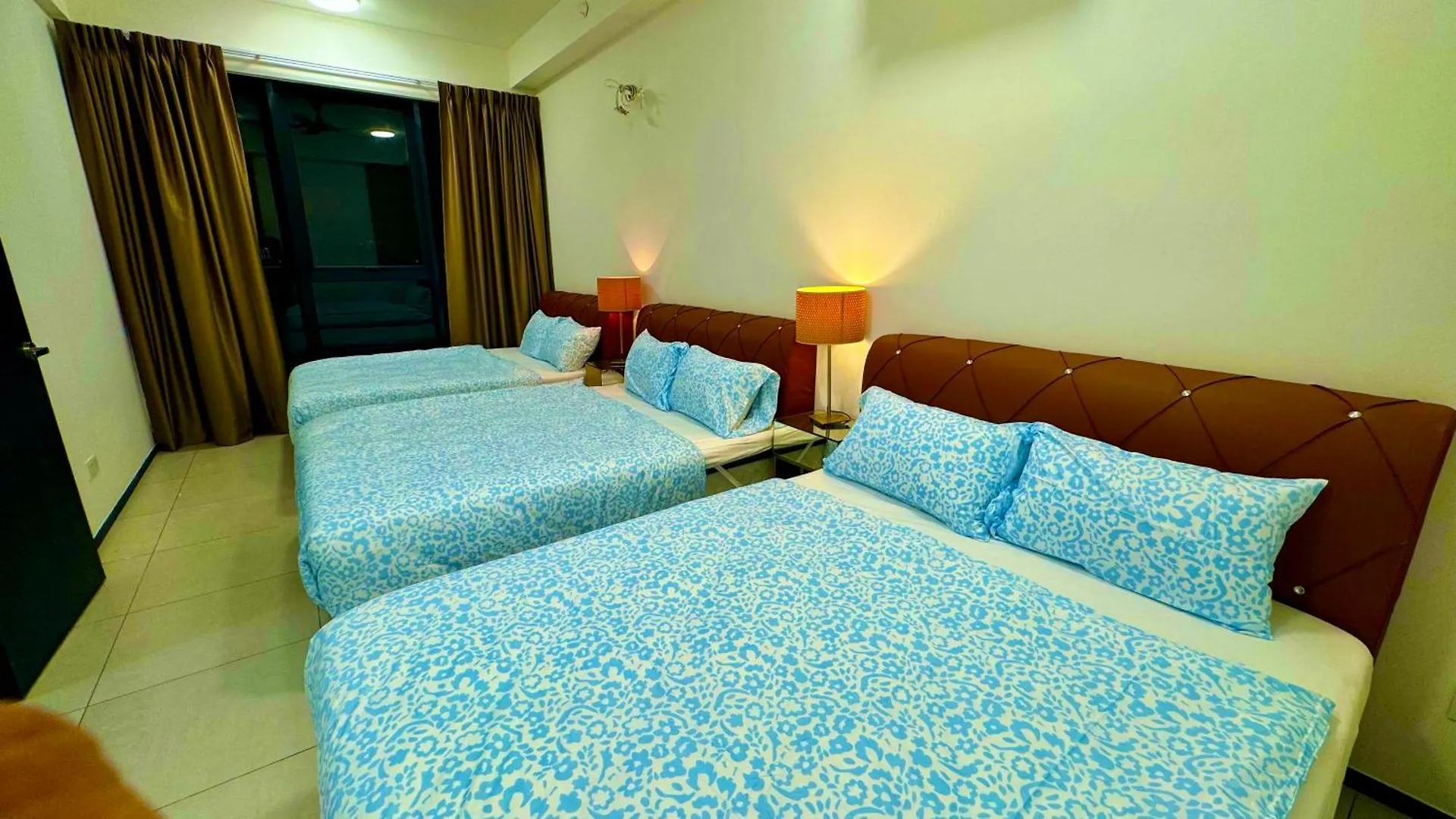 Apartment Big Screen Cinema Tv, 5 Queen Bed Luxury Apt 2Cp Jelutong Malaysia