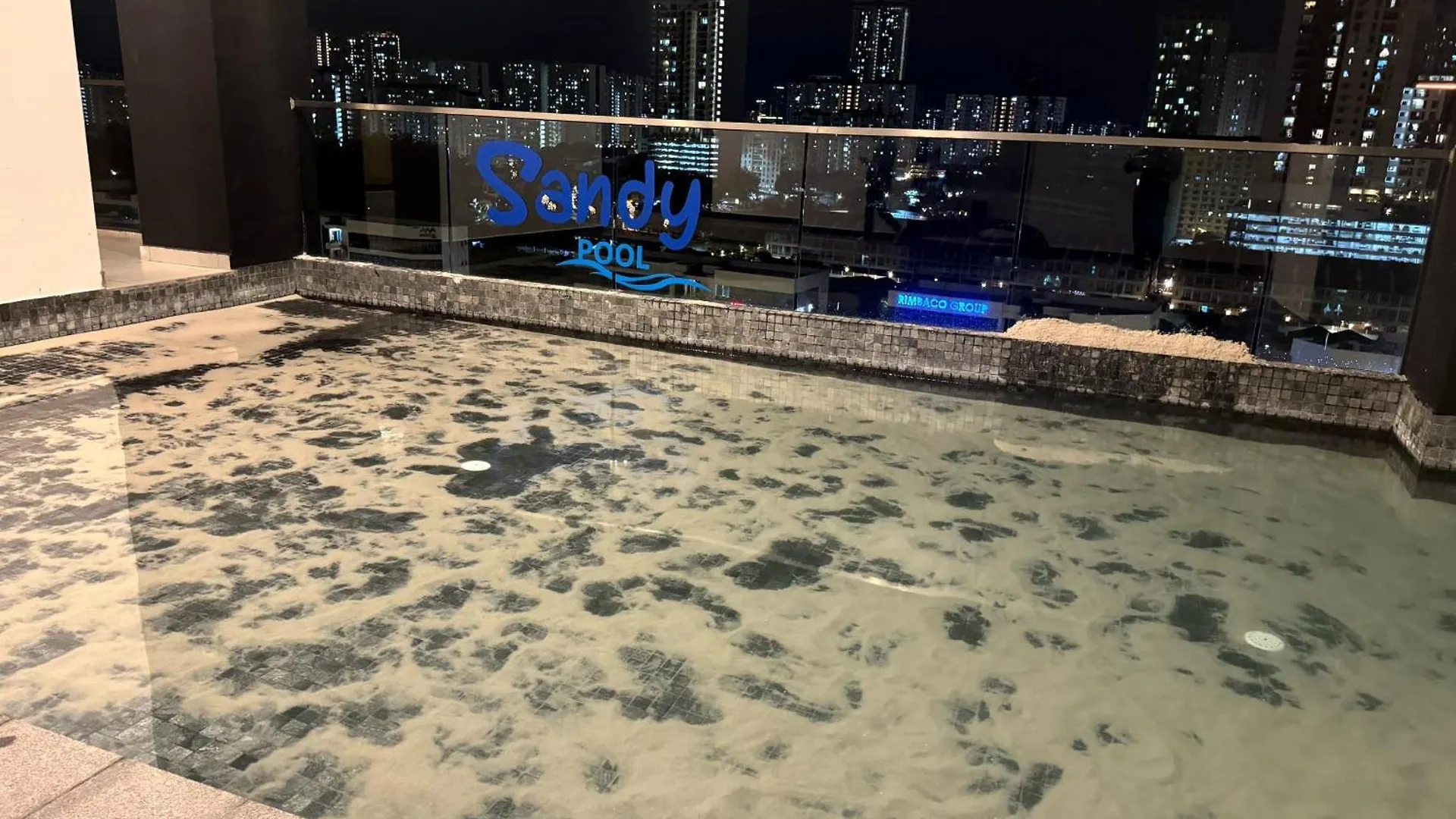 Apartment Big Screen Cinema Tv, 5 Queen Bed Luxury Apt 2Cp Jelutong